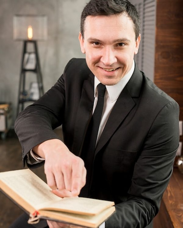Retrato de Rafael Viana, sócio do escritório